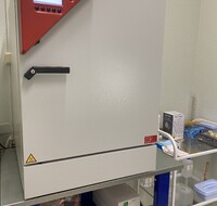 CO2-инкубатор для создания оптимальных условий роста клеток